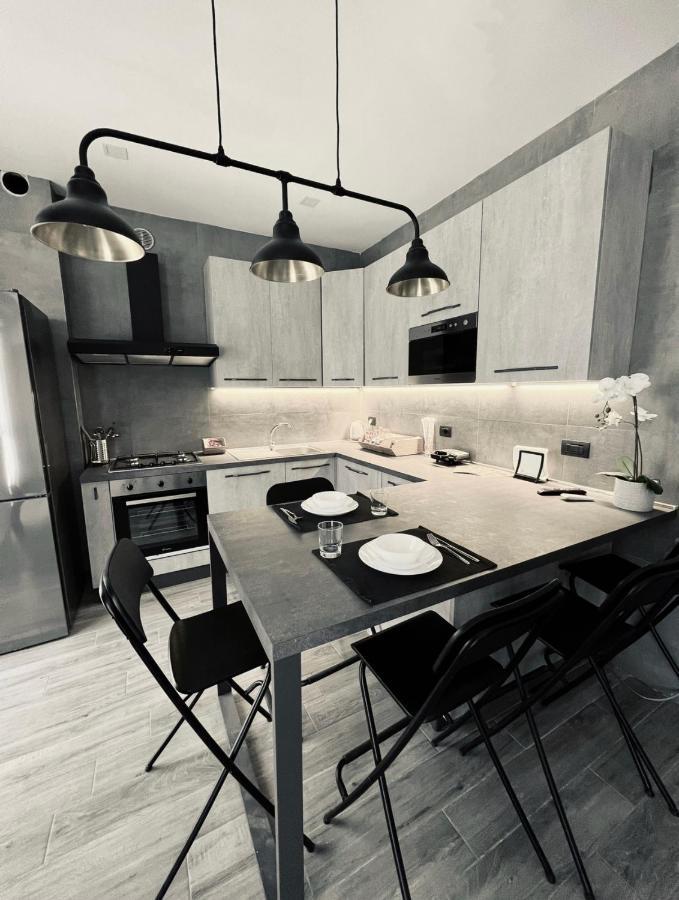 La Tana Del Ludo Apartment บาเวโน ภายนอก รูปภาพ