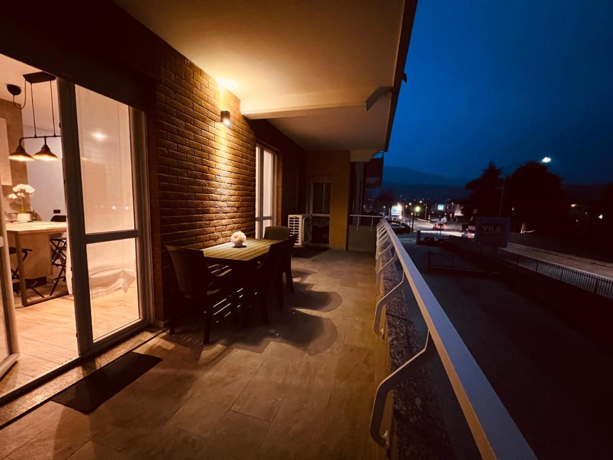 La Tana Del Ludo Apartment บาเวโน ภายนอก รูปภาพ