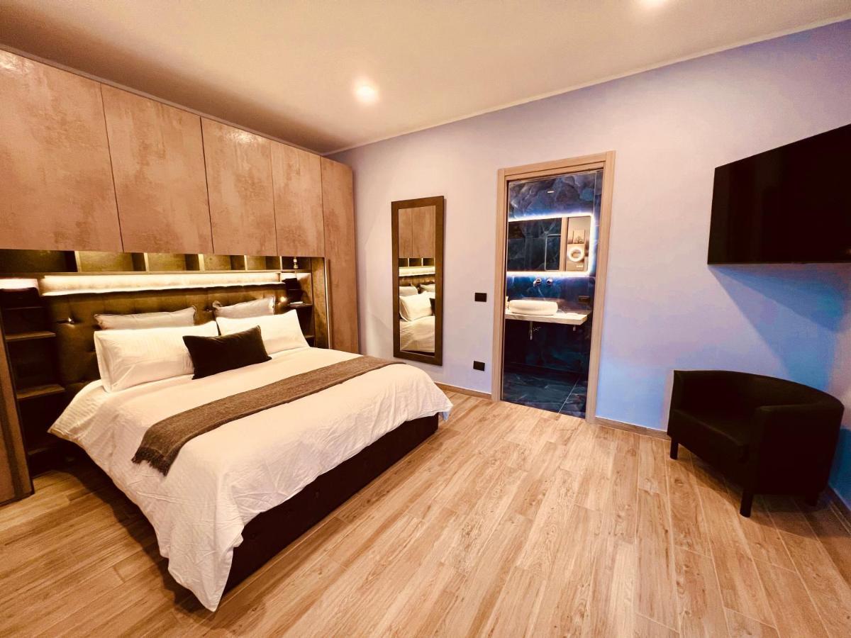 La Tana Del Ludo Apartment บาเวโน ภายนอก รูปภาพ